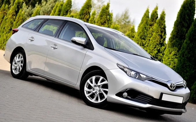 Toyota Auris cena 45900 przebieg: 142000, rok produkcji 2017 z Maków Podhalański małe 781